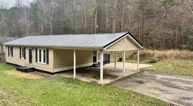 Photo of 325 Webb Hollow Rd, Van Lear, KY 41265