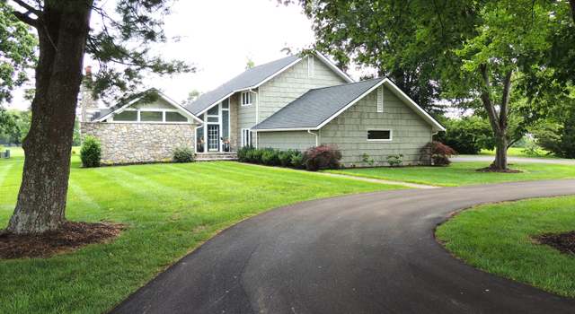 Photo of 13 Scotland Dr, Frankfort, KY 40601