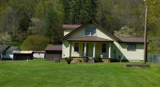 Photo of 105 Hensley St, Pathfork, KY 40863