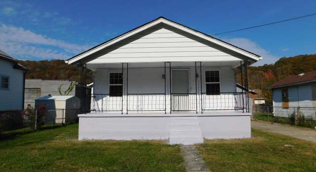 Photo of 401 Cedar St, Loyall, KY 40854