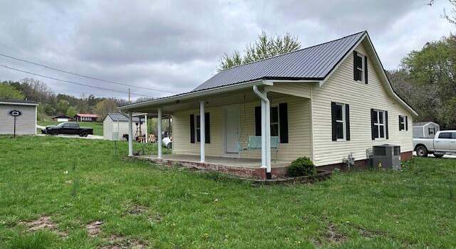Photo of 11 Courtney Ln, Stanton, KY 40380