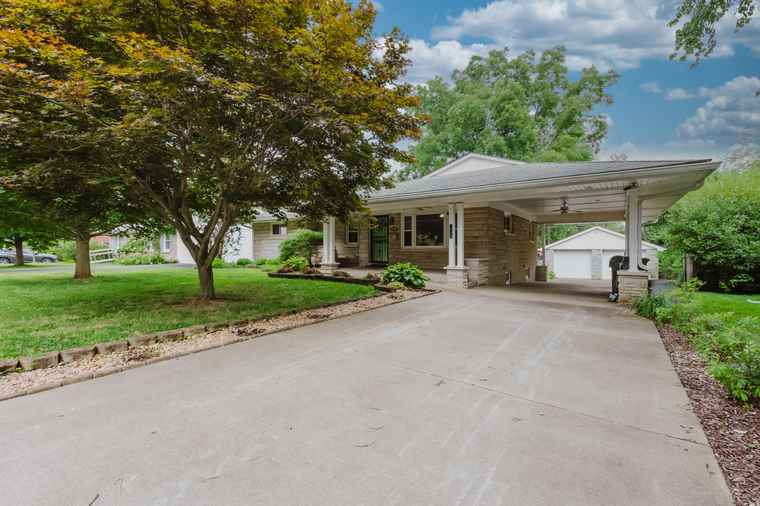 Photo of 1729 Rosecrans Dr Lexington, KY 40504