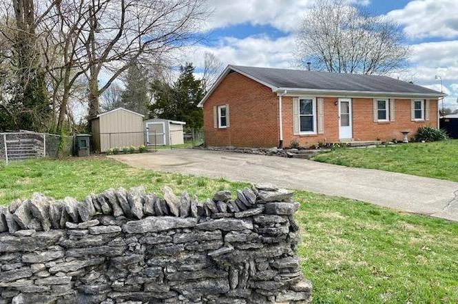 9 Garden Park Cir, Nicholasville, KY 40356 | MLS# 20105350 ...