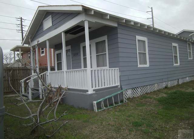 Property at 5224 Ave M 1/2, Galveston, TX 77550, 6 beds, 3.5 baths