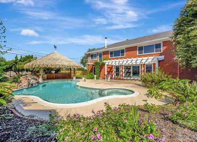Property at 2601 Christopher Sq, Galveston, TX 77551, 6 beds, 4.5 baths