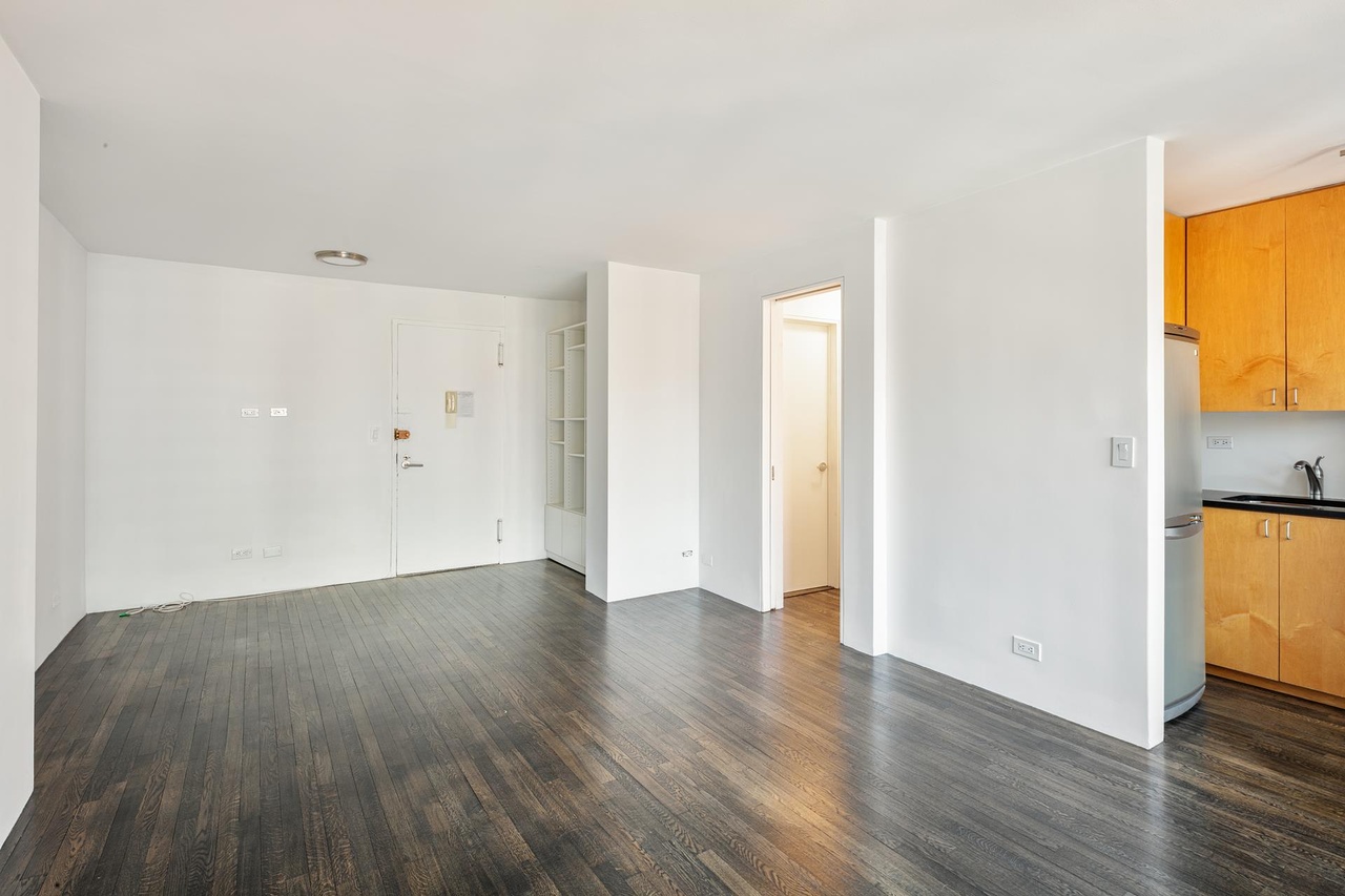 115 E 9th St Unit 11P, New York, NY 10003 | MLS# RPLU-5122863412 | Redfin