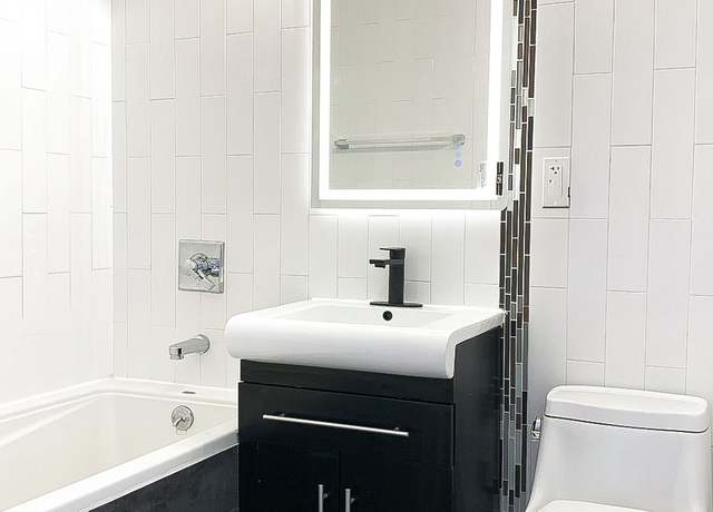 Property at 452 Lafayette Ave Unit 4R, Brooklyn, NY 11205, 1 bed, 1 bath
