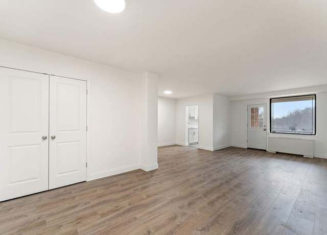 Property at 4901 Henry Hudson Pkwy W Unit 6D, New York City, NY 10471, 2 beds, 1.5 baths