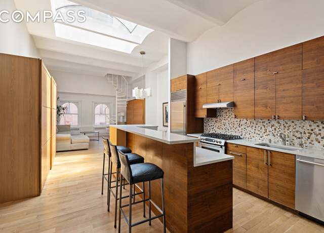 Property at 55 Hudson St Unit PHE, New York City, NY 10013, 2 beds, 1 bath