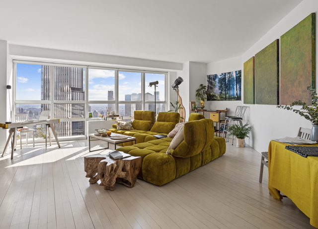 Property at 146 W 57th St Unit 70B, New York City, NY 10019, 2 beds, 2.5 baths