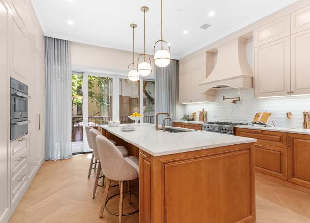 Property at 124 W 131st St, New York City, NY 10027, 5 beds, 4.5 baths