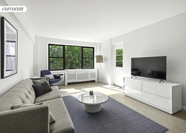 Property at 408 W 57th St Unit 4D, New York City, NY 10019, 1 bed, 1 bath