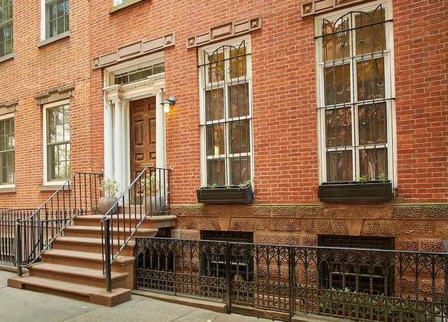 Property at 262 W 11th St, New York City, NY 10014, 8 beds, 5 baths