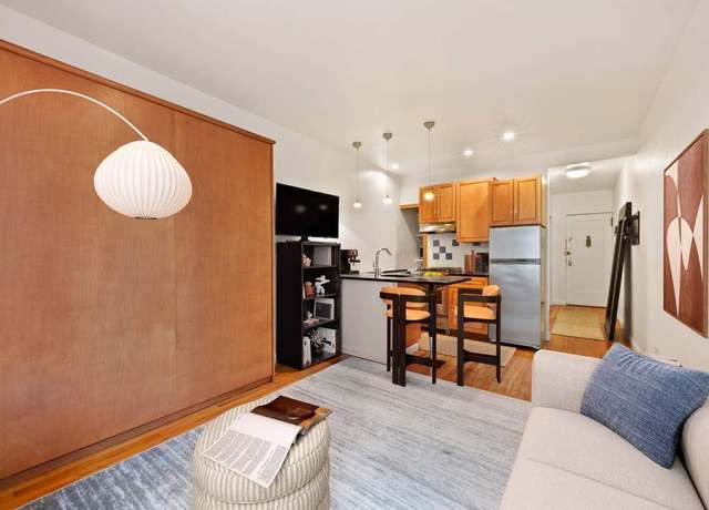 Property at 312 W 23rd St Unit 3E, New York City, NY 10011, 1 bath