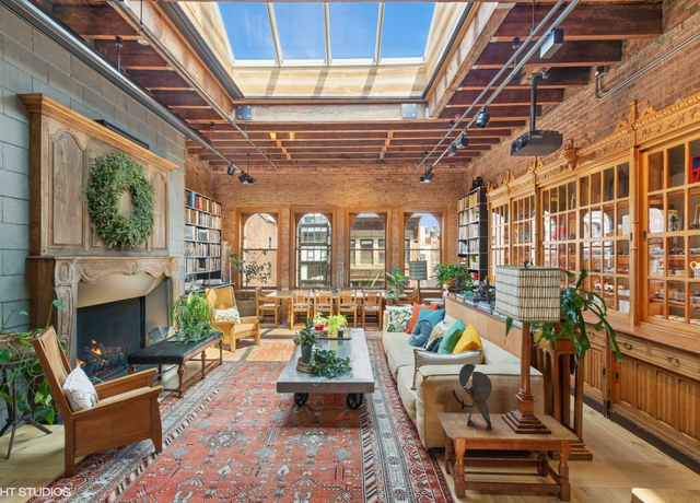 Property at 21 Bond St Unit TOPFLOOR, New York City, NY 10012, 4 beds, 2.5 baths