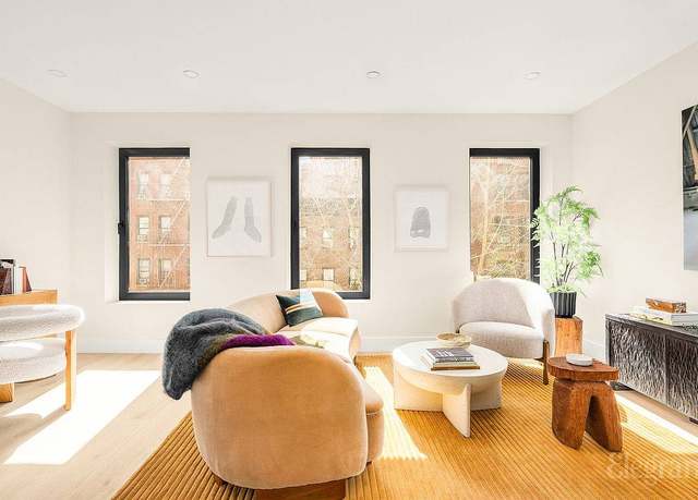 Property at 221 E 48th St, New York City, NY, 2 beds, 2 baths