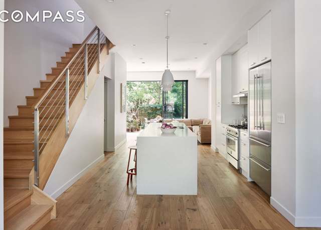 Property at 27 Clermont Ave, Brooklyn, NY 11205, 4 beds, 3 baths