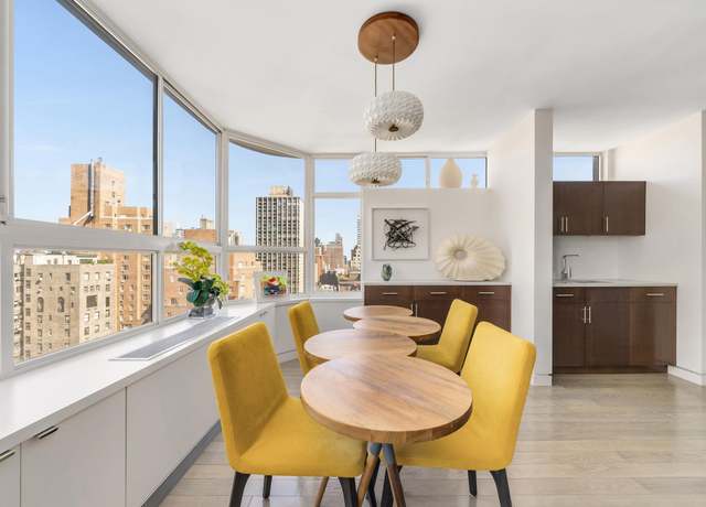 Property at 110 E 71st St #12, New York City, NY 10021, 2 beds, 2 baths