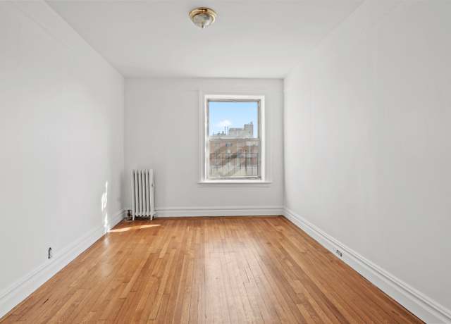Property at 45-08 40th St Unit A42, New York City, NY 11104, 1 bed, 1 bath