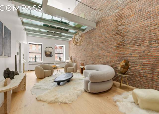 Property at 74 Warren St, New York City, NY 10007, 4 beds, 3.5 baths