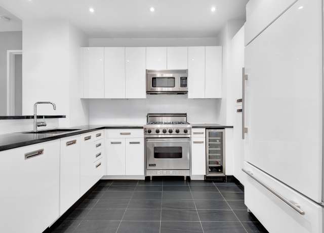 Property at 46-30 Center Blvd #602, New York City, NY 11109, 2 beds, 2 baths