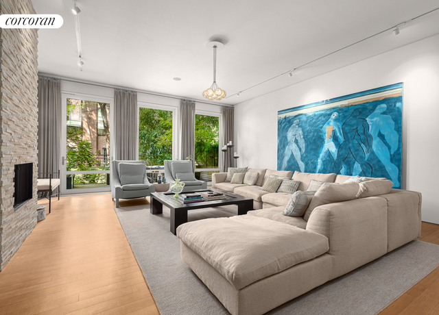 Property at 12 Sidney Pl, Brooklyn, NY 11201, 5 beds, 4.5 baths