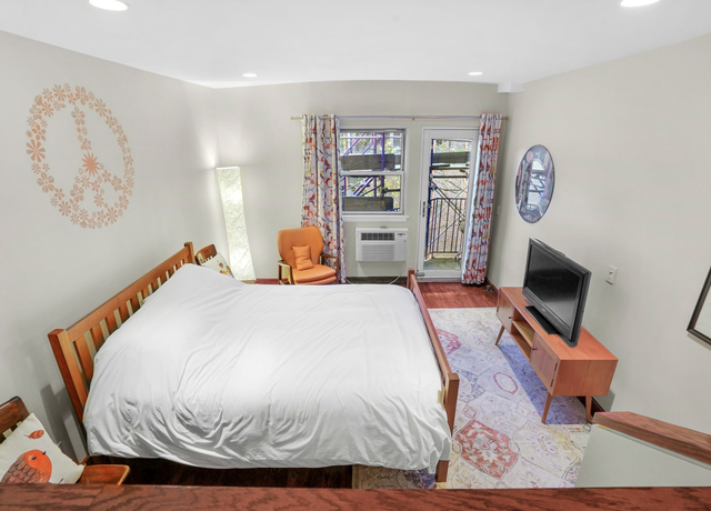 Property at 211 Thompson St Unit 5C, New York City, NY 10012, 1 bed, 1 bath