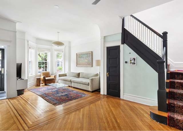 Property at 28 Stephens Ct, Brooklyn, NY 11226, 3 beds, 2.5 baths