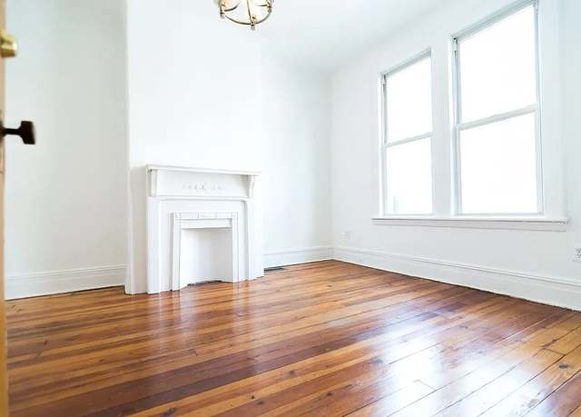 Property at 147 Diamond St, Brooklyn, NY 11222, 6 beds, 3 baths