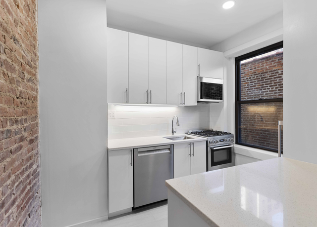 Property at 342 W 21st St Unit 5E, New York City, NY 10011, 1 bed, 1 bath