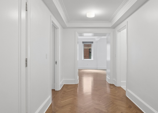 Property at 530 Park Ave Unit 5H, New York City, NY 10065, 1 bed, 1 bath