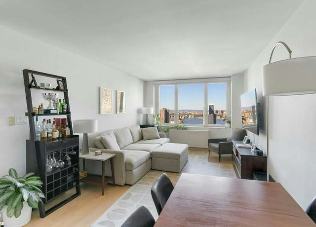 Property at 322 W 57th St Unit 39F, New York City, NY 10019, 2 beds, 2 baths