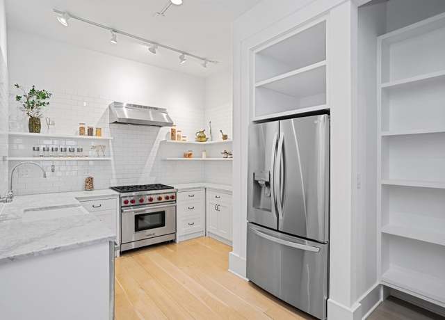 Property at 529 W 42nd St Unit 6F, New York City, NY 10036, 1 bed, 1 bath
