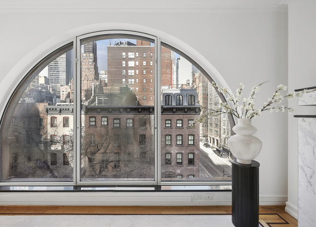 Property at 132 E 36th St, New York City, NY 10016, 6 beds, 8.5 baths