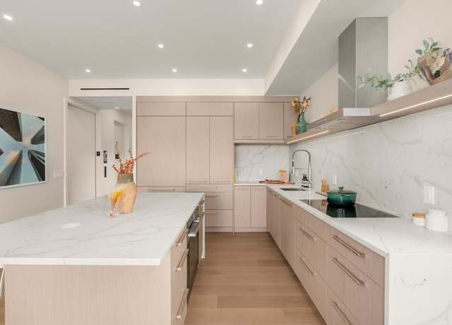 Property at 303 W 113th St, New York City, NY 10026, 4 beds, 4 baths