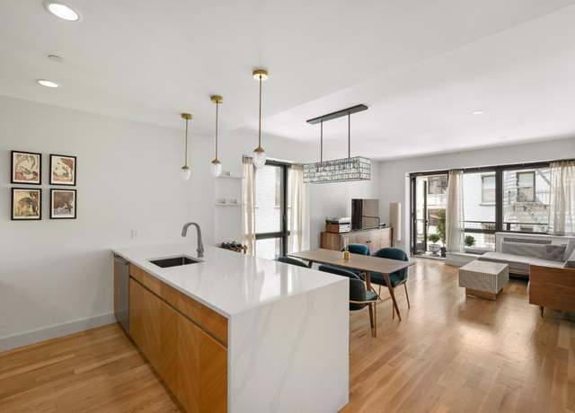 Property at 11-25 45th Ave Unit 3B, New York City, NY 11101, 2 beds, 2 baths
