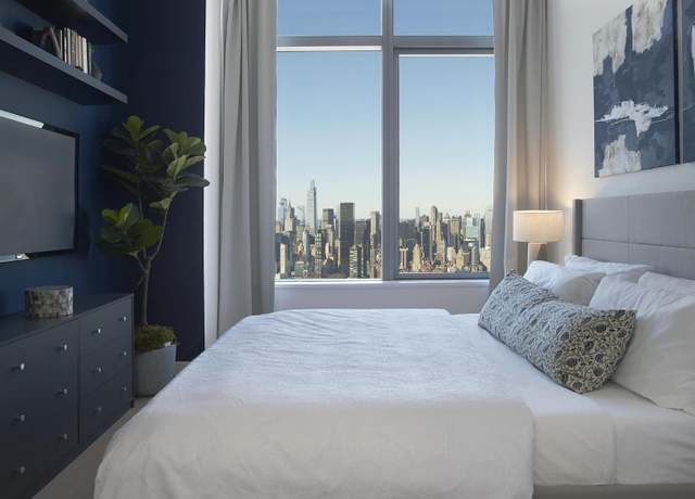 Property at 3 Court Sq #6011, New York City, NY 11101, 3 beds, 2.5 baths