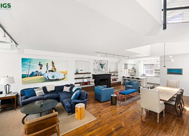 Property at 70 W 3rd St Ph 3, New York City, NY 10012, 3 beds, 2 baths