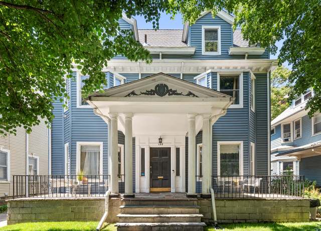 Property at 152 Stratford Rd, Brooklyn, NY 11218, 7 beds, 4 baths