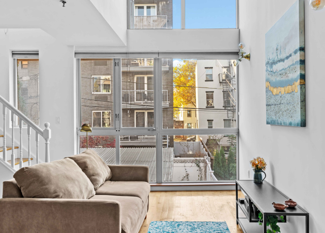 Property at 30 Devoe St Unit 2B, Brooklyn, NY 11211, 1 bed, 1 bath