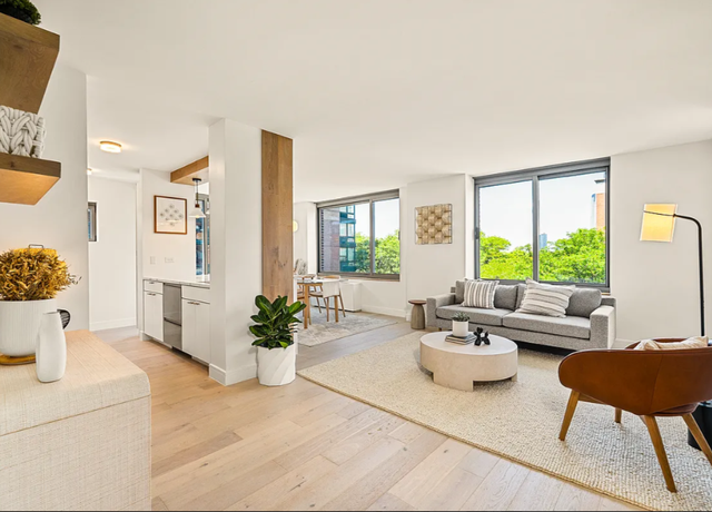 Property at 2 S End Ave Unit 6R, New York City, NY 10280, 2 beds, 2 baths