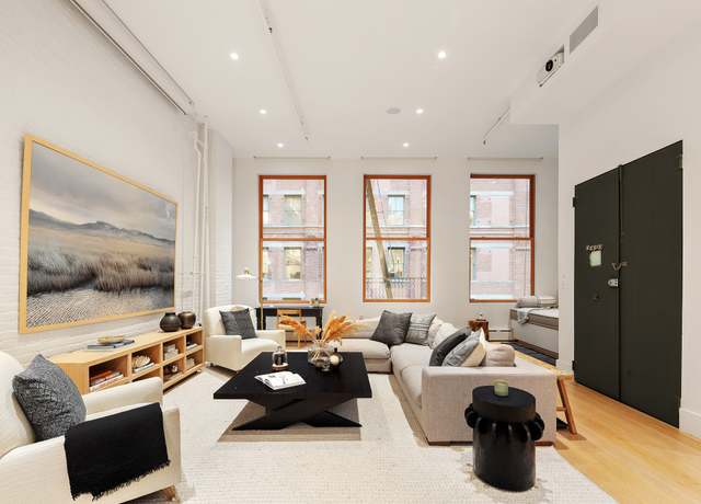 Property at 121 Mercer St Unit 4-FLR, New York City, NY 10012, 2 beds, 2.5 baths