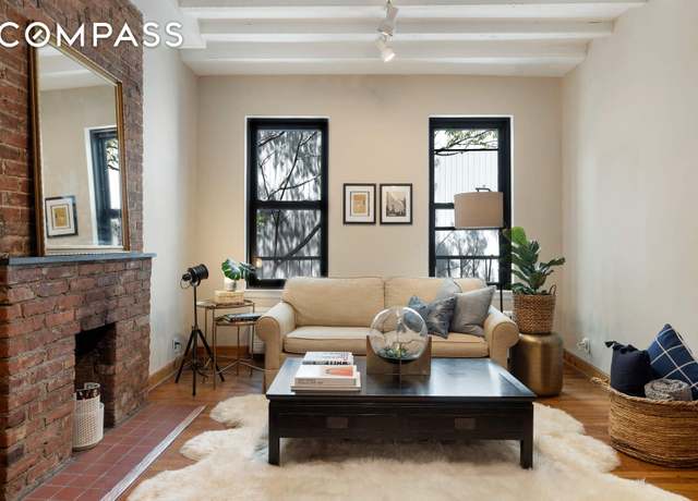 Property at 431 W 54th St Unit 4D, New York City, NY 10019, 1 bath