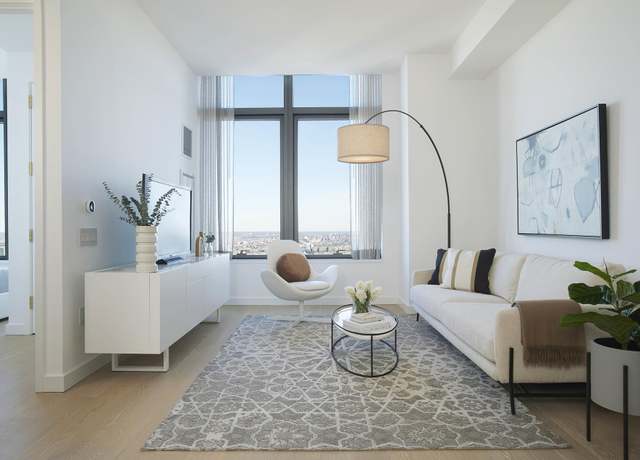 Property at 3 Court Sq Ph -304, New York City, NY 11101, 1 bed, 1 bath