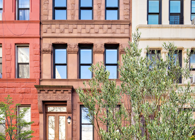 Property at 158 W 92nd St, New York City, NY 10025, 4 beds, 4 baths