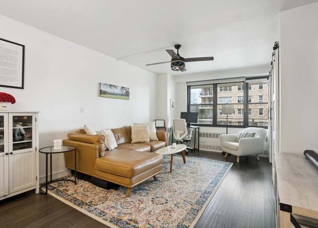 Property at 345 E 81st St Unit 9D, New York City, NY 10028, 1 bed, 1 bath