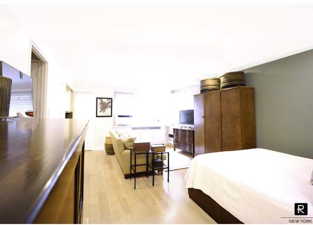 Property at 233 E 69th St Unit 3-O, New York City, NY 10021, 1 bath
