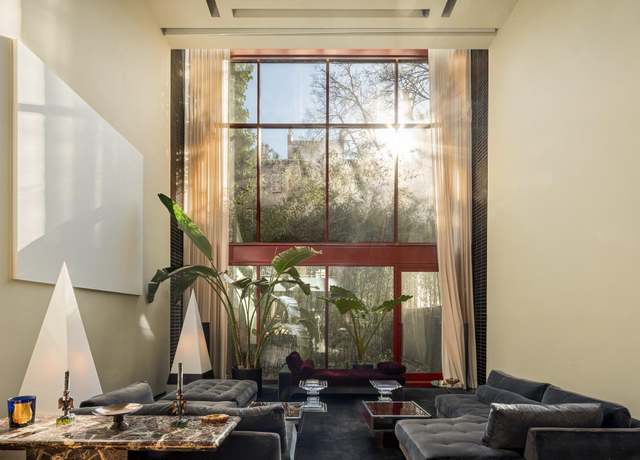 Property at 462 W 23rd St, New York City, NY 10011, 5 beds, 6.5 baths