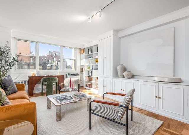 Property at 77 7th Ave Unit 7KK, New York City, NY 10011, 1 bed, 1 bath