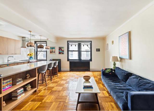 Property at 221 E 18th St Unit 2D, Brooklyn, NY 11226, 1 bed, 1 bath